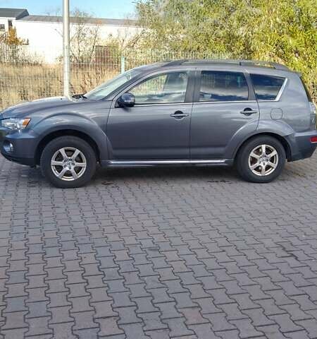 Серый Мицубиси Аутлендер, объемом двигателя 2.3 л и пробегом 294 тыс. км за 9600 $, фото 8 на Automoto.ua