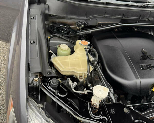 Серый Мицубиси Аутлендер, объемом двигателя 2.2 л и пробегом 289 тыс. км за 11300 $, фото 74 на Automoto.ua