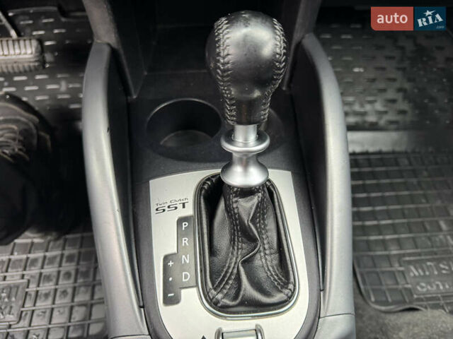 Серый Мицубиси Аутлендер, объемом двигателя 2.2 л и пробегом 230 тыс. км за 11000 $, фото 21 на Automoto.ua