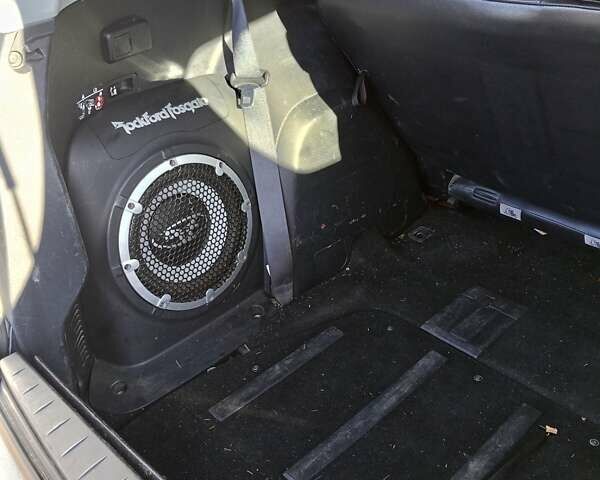 Серый Мицубиси Аутлендер, объемом двигателя 2.2 л и пробегом 236 тыс. км за 10500 $, фото 3 на Automoto.ua