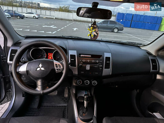 Мицубиси Аутлендер 2010 в Белой Церкве на Automoto.ua Серый Мицубиси Аутлендер, объемом двигателя 2.36 л и пробегом 220 тыс. км за 9000 $, фото 15 на Automoto.ua