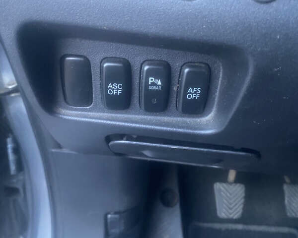 Серый Мицубиси Аутлендер, объемом двигателя 2 л и пробегом 286 тыс. км за 10300 $, фото 13 на Automoto.ua