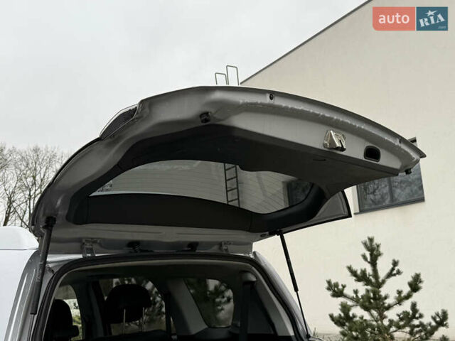 Сірий Міцубісі Аутлендер, об'ємом двигуна 2.2 л та пробігом 236 тис. км за 9800 $, фото 21 на Automoto.ua