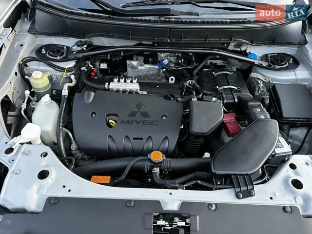 Мицубиси Аутлендер 2010 в Белой Церкве на Automoto.ua Серый Мицубиси Аутлендер, объемом двигателя 2.36 л и пробегом 220 тыс. км за 9000 $, фото 8 на Automoto.ua