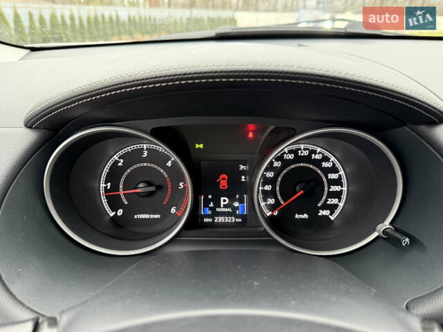 Сірий Міцубісі Аутлендер, об'ємом двигуна 2.2 л та пробігом 236 тис. км за 9800 $, фото 48 на Automoto.ua