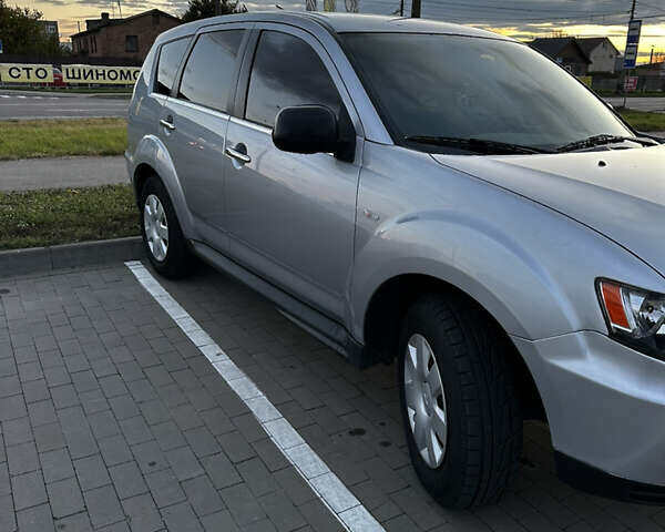 Мицубиси Аутлендер 2010 в Белой Церкве на Automoto.ua Серый Мицубиси Аутлендер, объемом двигателя 2.36 л и пробегом 220 тыс. км за 9000 $, фото 6 на Automoto.ua