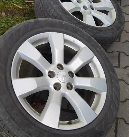 Серый Мицубиси Аутлендер, объемом двигателя 2.3 л и пробегом 294 тыс. км за 9600 $, фото 17 на Automoto.ua