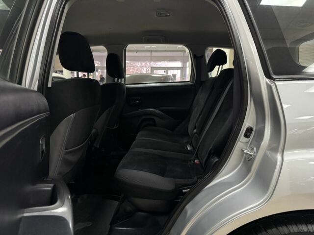 Серый Мицубиси Аутлендер, объемом двигателя 2.4 л и пробегом 182 тыс. км за 10800 $, фото 8 на Automoto.ua