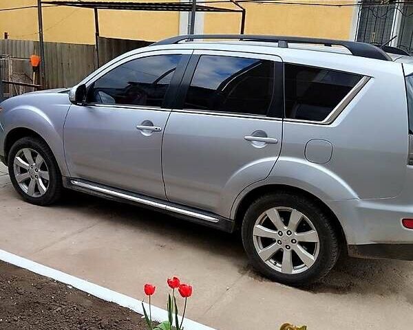 Сірий Міцубісі Аутлендер, об'ємом двигуна 2.2 л та пробігом 300 тис. км за 12000 $, фото 4 на Automoto.ua