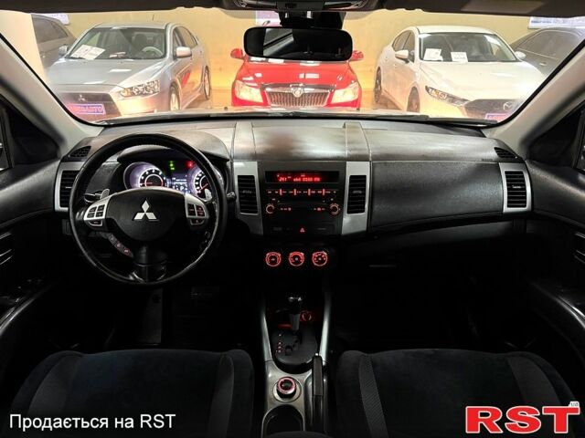 Серый Мицубиси Аутлендер, объемом двигателя 2.4 л и пробегом 182 тыс. км за 10800 $, фото 10 на Automoto.ua