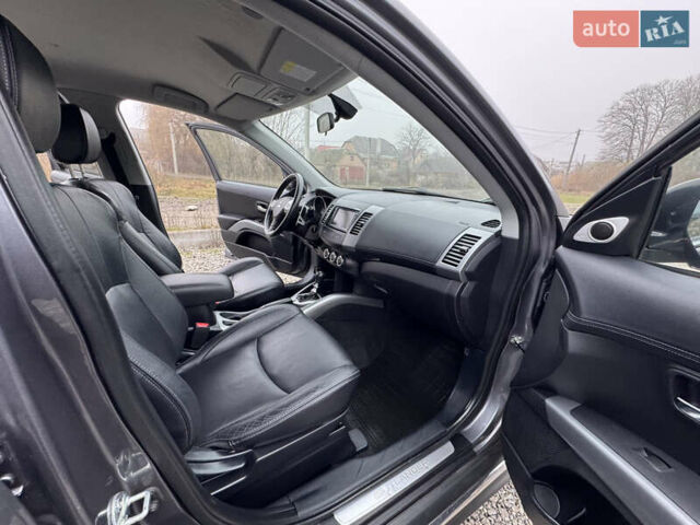 Серый Мицубиси Аутлендер, объемом двигателя 2.2 л и пробегом 289 тыс. км за 11300 $, фото 65 на Automoto.ua