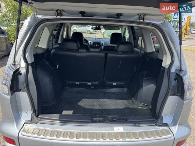 Серый Мицубиси Аутлендер, объемом двигателя 2.2 л и пробегом 223 тыс. км за 11500 $, фото 6 на Automoto.ua