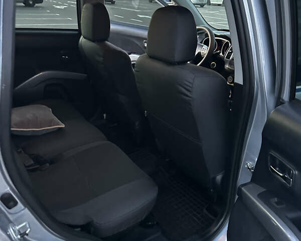 Мицубиси Аутлендер 2010 в Белой Церкве на Automoto.ua Серый Мицубиси Аутлендер, объемом двигателя 2.36 л и пробегом 220 тыс. км за 9000 $, фото 18 на Automoto.ua