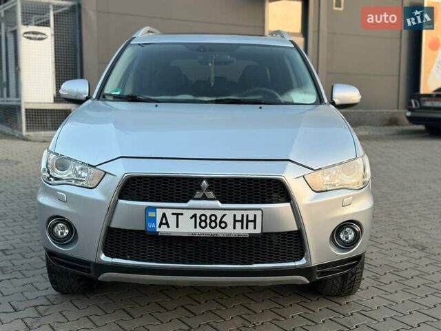 Серый Мицубиси Аутлендер, объемом двигателя 2.18 л и пробегом 294 тыс. км за 10799 $, фото 2 на Automoto.ua