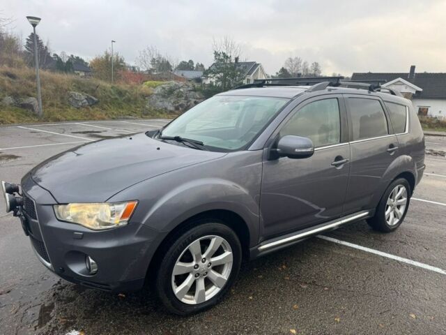 Серый Мицубиси Аутлендер, объемом двигателя 0 л и пробегом 260 тыс. км за 6000 $, фото 1 на Automoto.ua