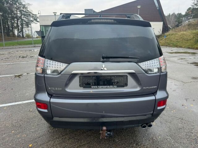 Серый Мицубиси Аутлендер, объемом двигателя 0 л и пробегом 260 тыс. км за 6000 $, фото 7 на Automoto.ua