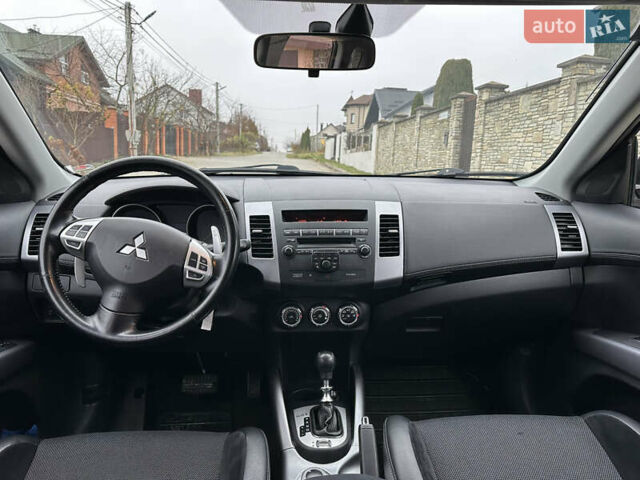 Серый Мицубиси Аутлендер, объемом двигателя 2.2 л и пробегом 217 тыс. км за 10900 $, фото 13 на Automoto.ua