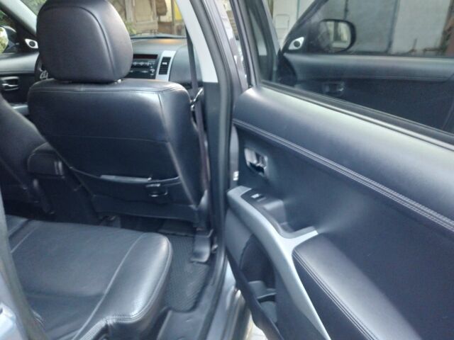 Серый Мицубиси Аутлендер, объемом двигателя 2.4 л и пробегом 151 тыс. км за 11100 $, фото 3 на Automoto.ua