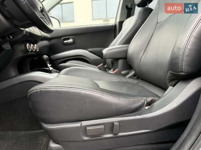 Сірий Міцубісі Аутлендер, об'ємом двигуна 2.2 л та пробігом 236 тис. км за 9800 $, фото 43 на Automoto.ua