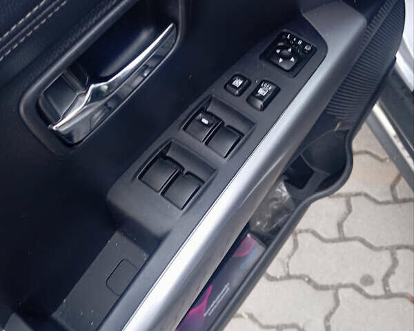 Сірий Міцубісі Аутлендер, об'ємом двигуна 2.18 л та пробігом 239 тис. км за 12000 $, фото 12 на Automoto.ua