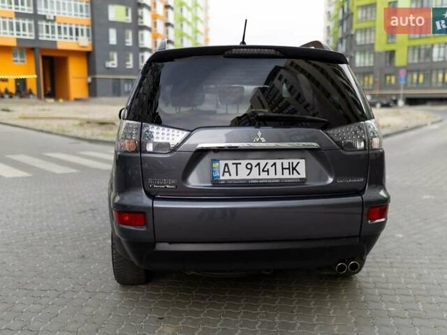 Серый Мицубиси Аутлендер, объемом двигателя 2.27 л и пробегом 291 тыс. км за 9700 $, фото 37 на Automoto.ua