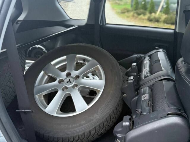 Серый Мицубиси Аутлендер, объемом двигателя 2.3 л и пробегом 279 тыс. км за 4642 $, фото 5 на Automoto.ua