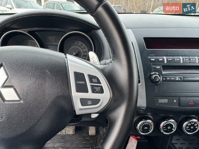 Серый Мицубиси Аутлендер, объемом двигателя 2.2 л и пробегом 211 тыс. км за 11999 $, фото 30 на Automoto.ua