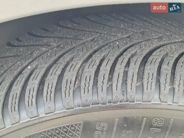 Серый Мицубиси Аутлендер, объемом двигателя 2.2 л и пробегом 175 тыс. км за 10999 $, фото 20 на Automoto.ua