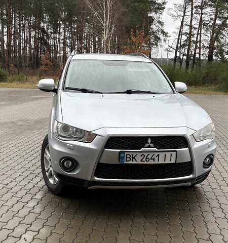 Серый Мицубиси Аутлендер, объемом двигателя 2.18 л и пробегом 233 тыс. км за 11000 $, фото 10 на Automoto.ua