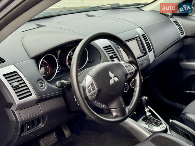 Міцубісі Аутлендер 2011 у Полтаві на Automoto.ua Сірий Міцубісі Аутлендер, об'ємом двигуна 2.2 л та пробігом 252 тис. км за 11150 $, фото 14 на Automoto.ua