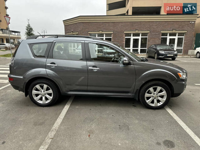 Серый Мицубиси Аутлендер, объемом двигателя 2.4 л и пробегом 226 тыс. км за 10200 $, фото 11 на Automoto.ua
