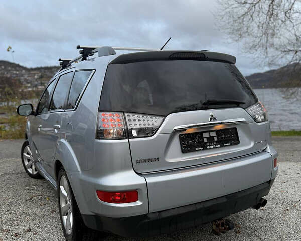 Серый Мицубиси Аутлендер, объемом двигателя 0 л и пробегом 279 тыс. км за 4935 $, фото 1 на Automoto.ua