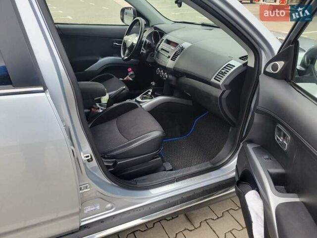 Серый Мицубиси Аутлендер, объемом двигателя 2.2 л и пробегом 175 тыс. км за 10999 $, фото 11 на Automoto.ua