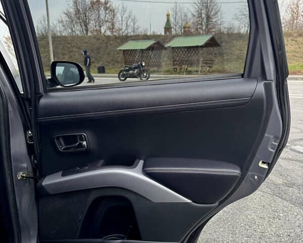 Серый Мицубиси Аутлендер, объемом двигателя 2.2 л и пробегом 160 тыс. км за 11350 $, фото 42 на Automoto.ua