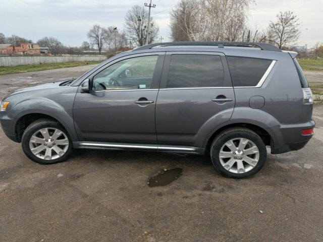 Серый Мицубиси Аутлендер, объемом двигателя 0 л и пробегом 204 тыс. км за 10200 $, фото 3 на Automoto.ua