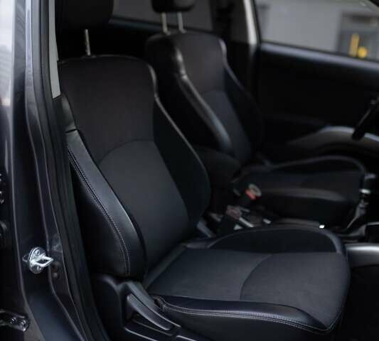 Серый Мицубиси Аутлендер, объемом двигателя 2.27 л и пробегом 291 тыс. км за 9700 $, фото 49 на Automoto.ua