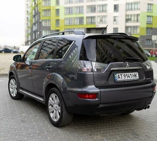 Серый Мицубиси Аутлендер, объемом двигателя 2.27 л и пробегом 291 тыс. км за 9700 $, фото 47 на Automoto.ua