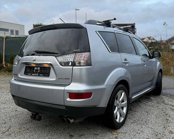 Серый Мицубиси Аутлендер, объемом двигателя 0 л и пробегом 279 тыс. км за 4935 $, фото 2 на Automoto.ua