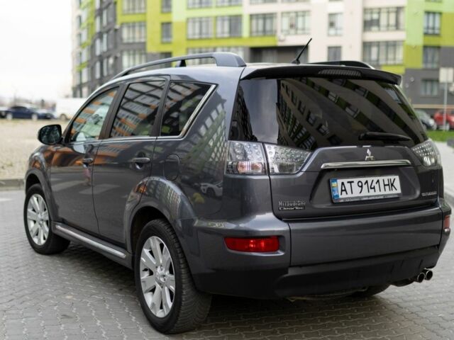 Серый Мицубиси Аутлендер, объемом двигателя 2.3 л и пробегом 288 тыс. км за 9700 $, фото 2 на Automoto.ua
