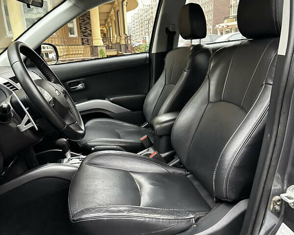 Серый Мицубиси Аутлендер, объемом двигателя 2.4 л и пробегом 226 тыс. км за 10200 $, фото 18 на Automoto.ua