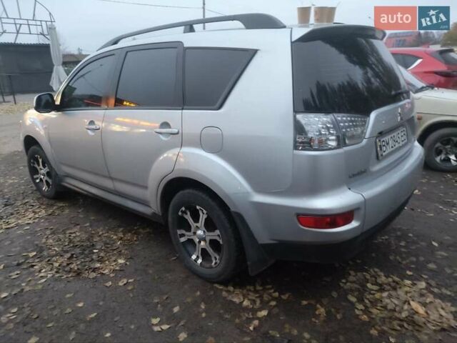 Серый Мицубиси Аутлендер, объемом двигателя 2 л и пробегом 205 тыс. км за 9600 $, фото 8 на Automoto.ua