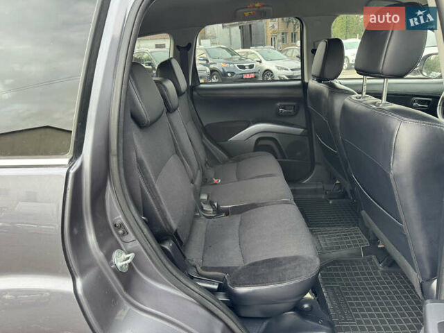 Серый Мицубиси Аутлендер, объемом двигателя 2.2 л и пробегом 211 тыс. км за 11999 $, фото 20 на Automoto.ua