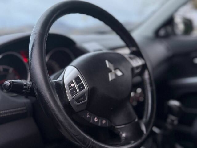 Серый Мицубиси Аутлендер, объемом двигателя 2.3 л и пробегом 279 тыс. км за 4642 $, фото 7 на Automoto.ua