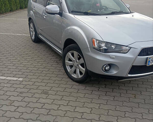 Сірий Міцубісі Аутлендер, об'ємом двигуна 2.18 л та пробігом 239 тис. км за 12000 $, фото 2 на Automoto.ua