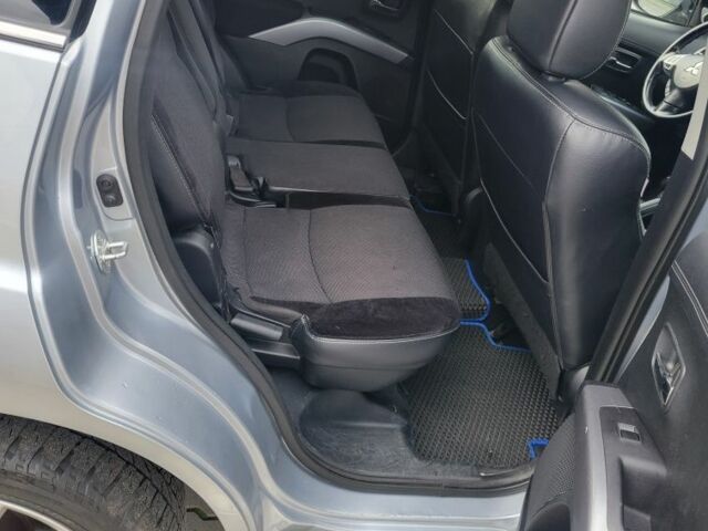 Серый Мицубиси Аутлендер, объемом двигателя 2.2 л и пробегом 175 тыс. км за 10999 $, фото 14 на Automoto.ua