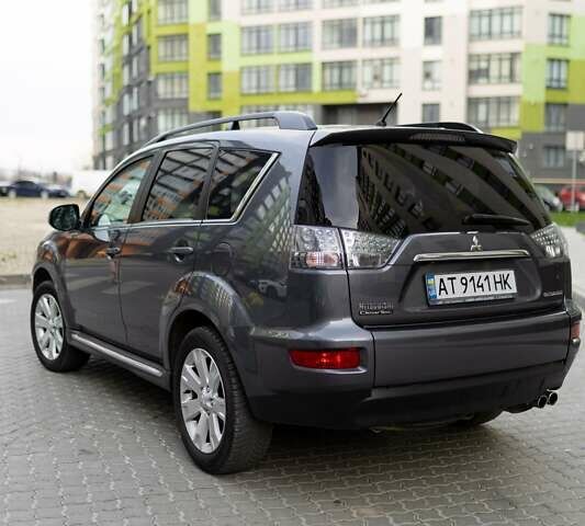 Серый Мицубиси Аутлендер, объемом двигателя 2.27 л и пробегом 291 тыс. км за 9700 $, фото 36 на Automoto.ua
