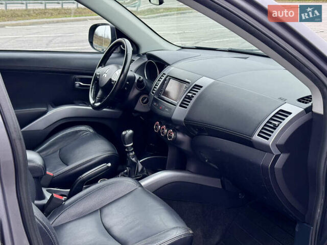 Серый Мицубиси Аутлендер, объемом двигателя 2.2 л и пробегом 160 тыс. км за 11350 $, фото 35 на Automoto.ua