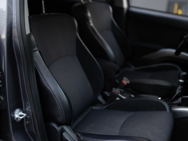 Серый Мицубиси Аутлендер, объемом двигателя 2.3 л и пробегом 288 тыс. км за 9700 $, фото 4 на Automoto.ua