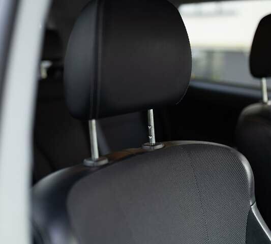 Серый Мицубиси Аутлендер, объемом двигателя 2.27 л и пробегом 291 тыс. км за 9700 $, фото 11 на Automoto.ua