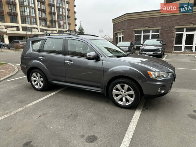 Серый Мицубиси Аутлендер, объемом двигателя 2.4 л и пробегом 226 тыс. км за 10200 $, фото 12 на Automoto.ua
